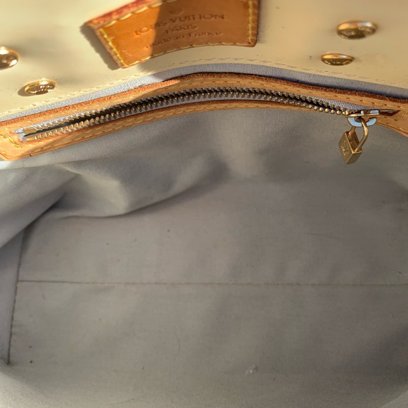 Louis Vuitton Vernis Read bag ๐ฅ Yellow - Picture 3 of 7